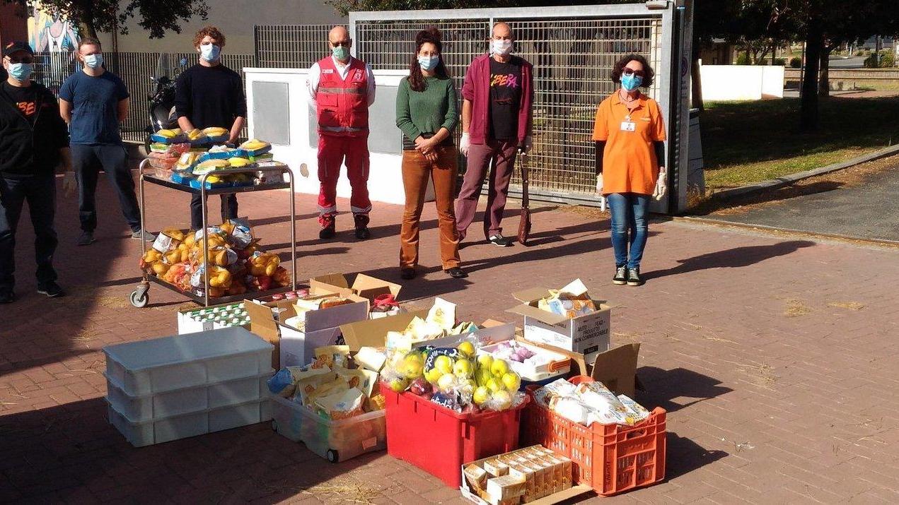 Raccolta fondi e spesa solidale di 14 associazioni
