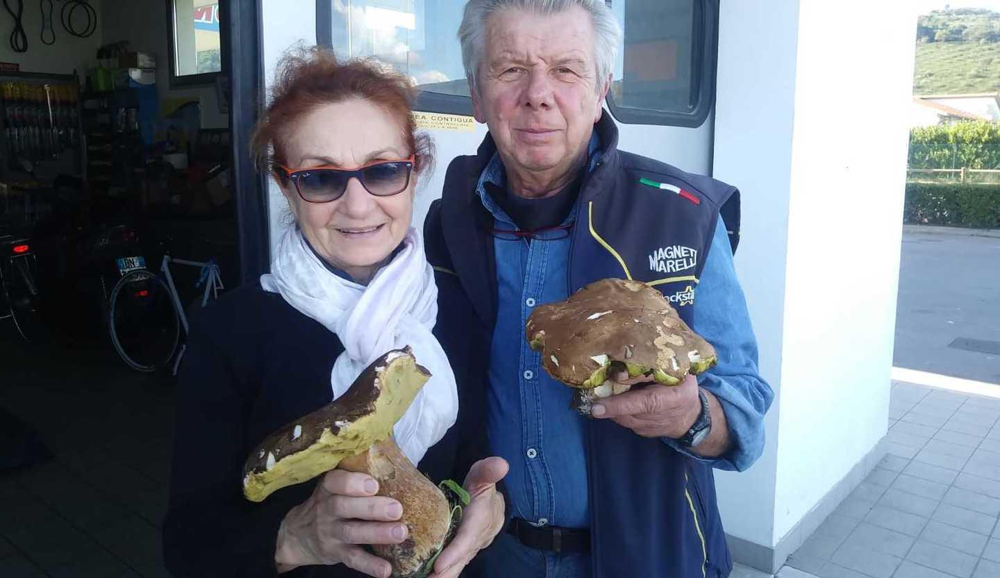 Per Giancarlo e Luana due porcini super da mezzo chilo l’uno