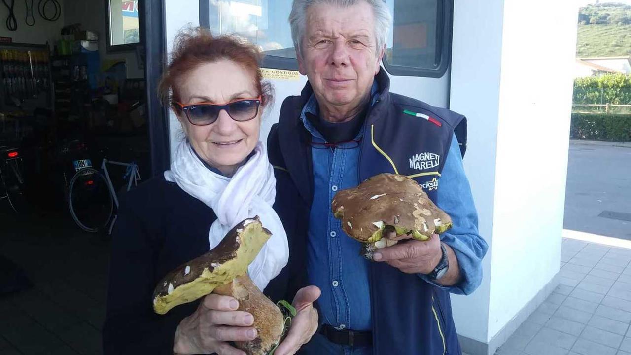 Per Giancarlo e Luana due porcini super da mezzo chilo l’uno