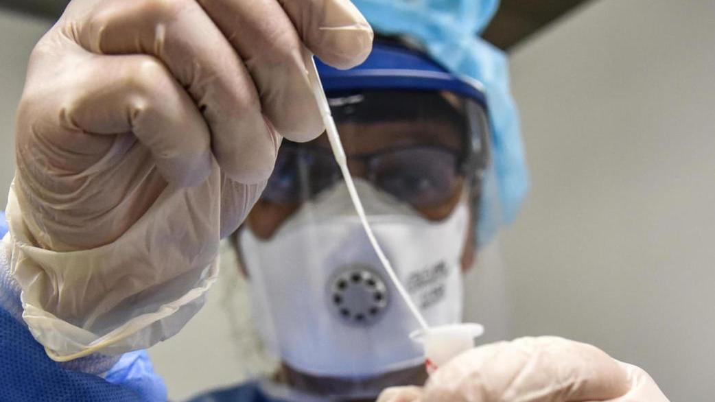 Tamponi rapidi negli ambulatori: li vuole l’Asl perplessi i medici