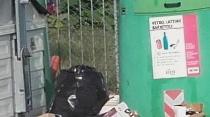 Rifiuti abbandonati Ok alle foto-trappole