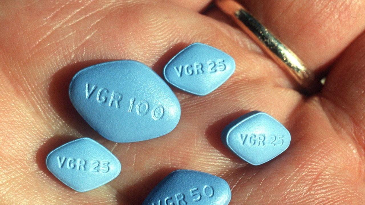 Per anni rubano Viagra e Cialis nell'azienda in cui lavorano: 23 denunciati a Sestu 