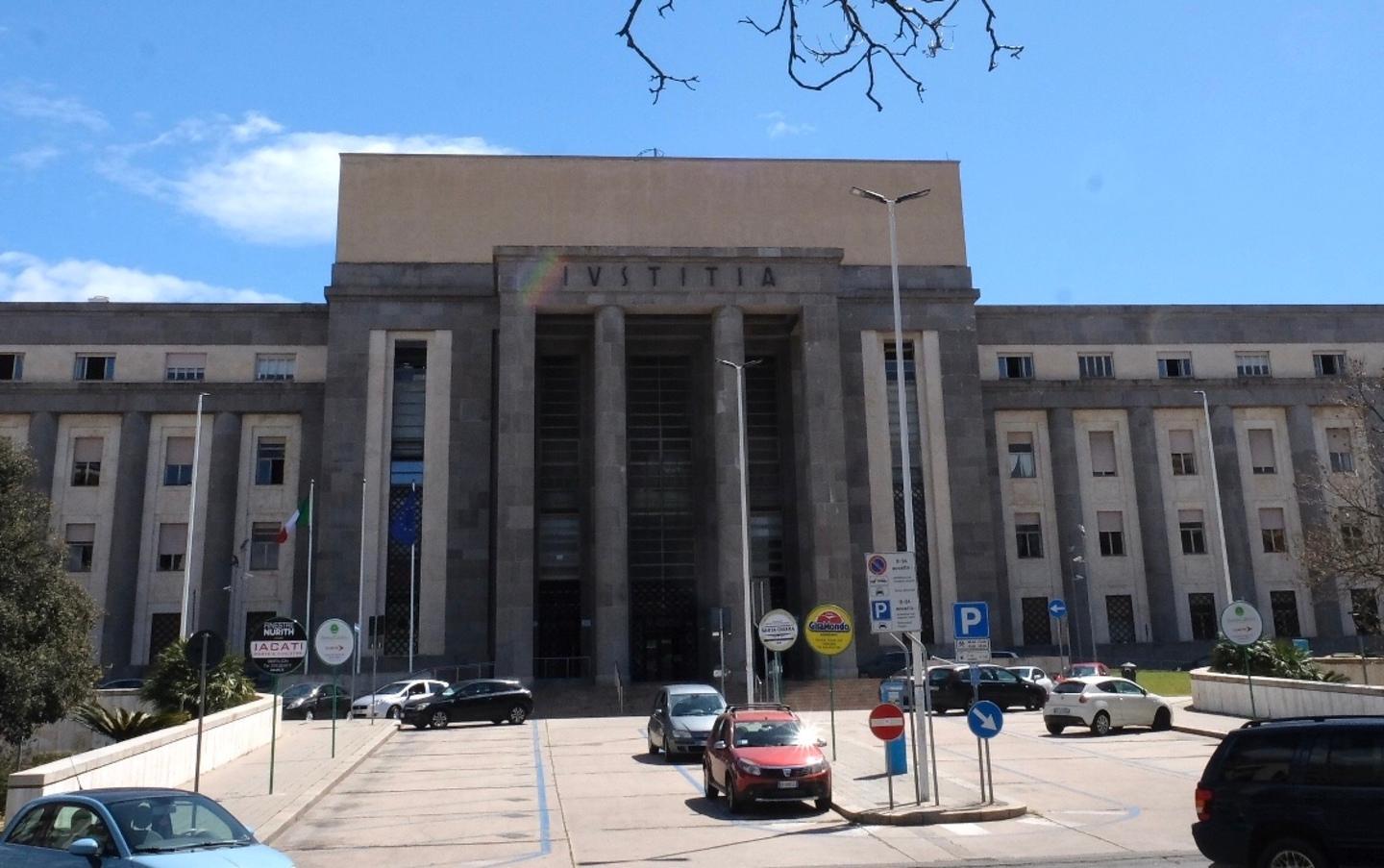 Acquisti coi soldi pubblici inchiesta chiusa per 16 Pd 