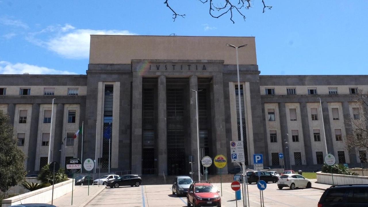 Acquisti coi soldi pubblici inchiesta chiusa per 16 Pd