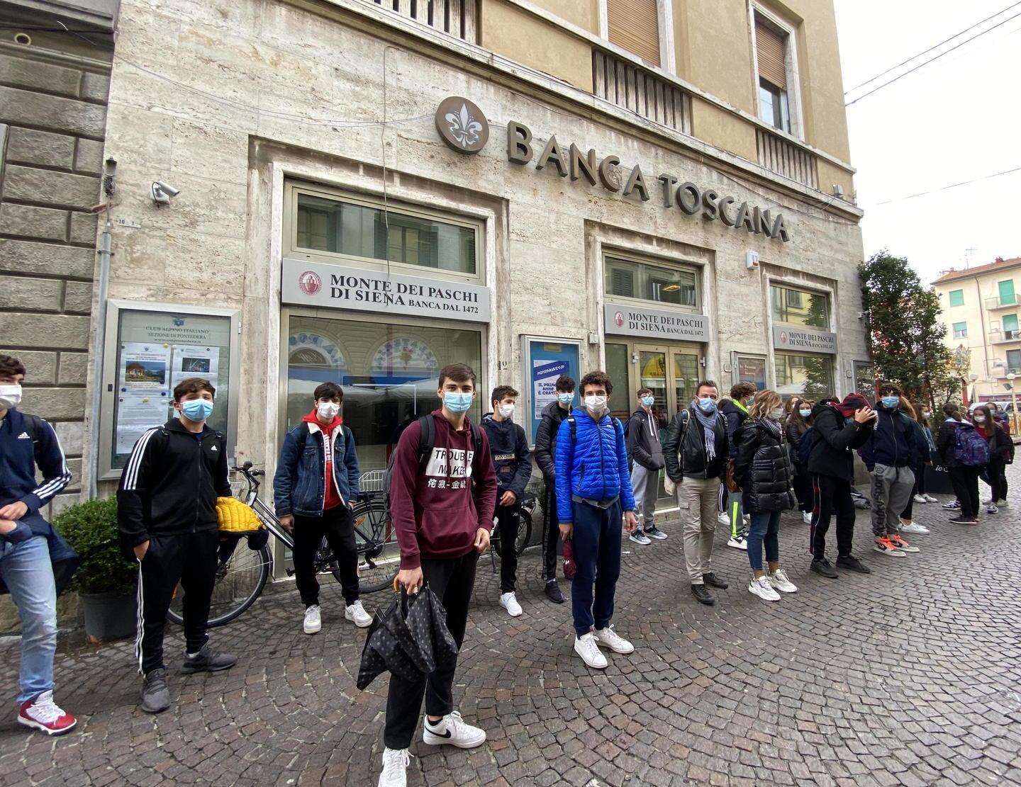Palestre ancora off-limits, protestano prof e studenti 