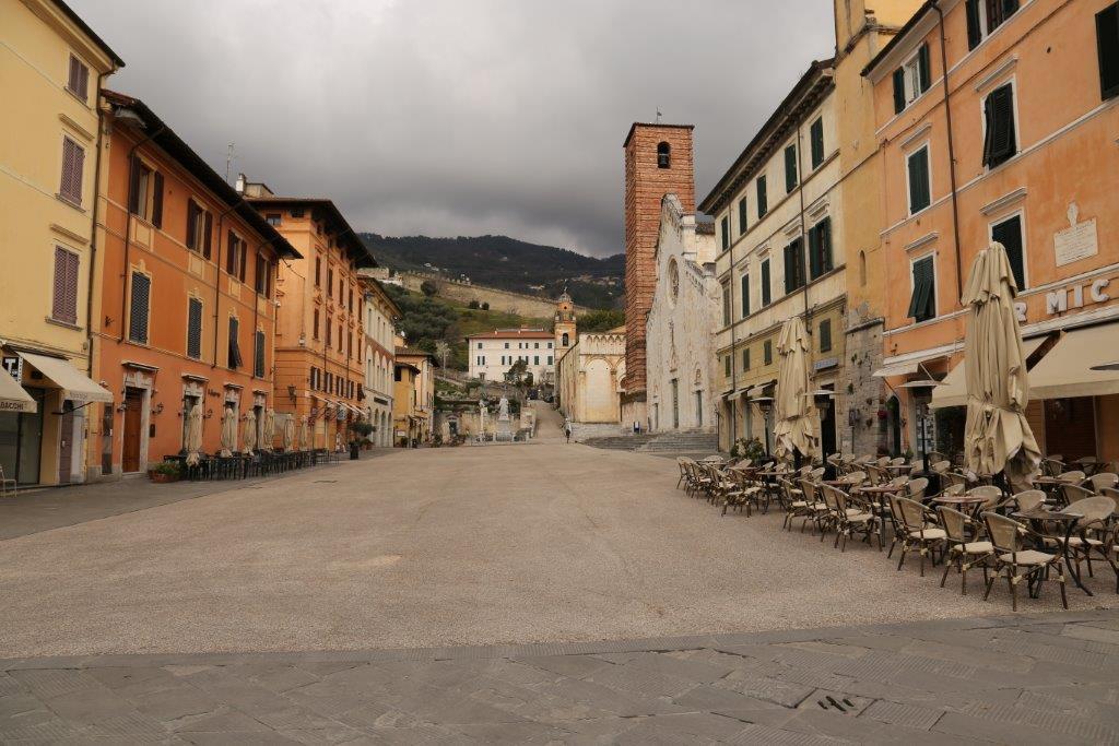 Record nel centro storico di Pietrasanta: una galleria d’arte ogni quaranta metri 