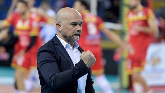 L'allenatore giallorosso Vincenzo Mastrangelo