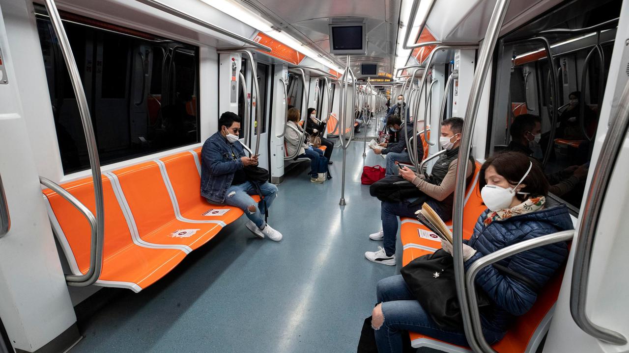 Covid, ipotesi per il Dcpm: ingressi scaglionati nelle scuole superiori e nelle università