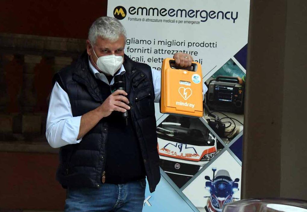Arrivano a scuola altri 29 defibrillatori per una città sicura 