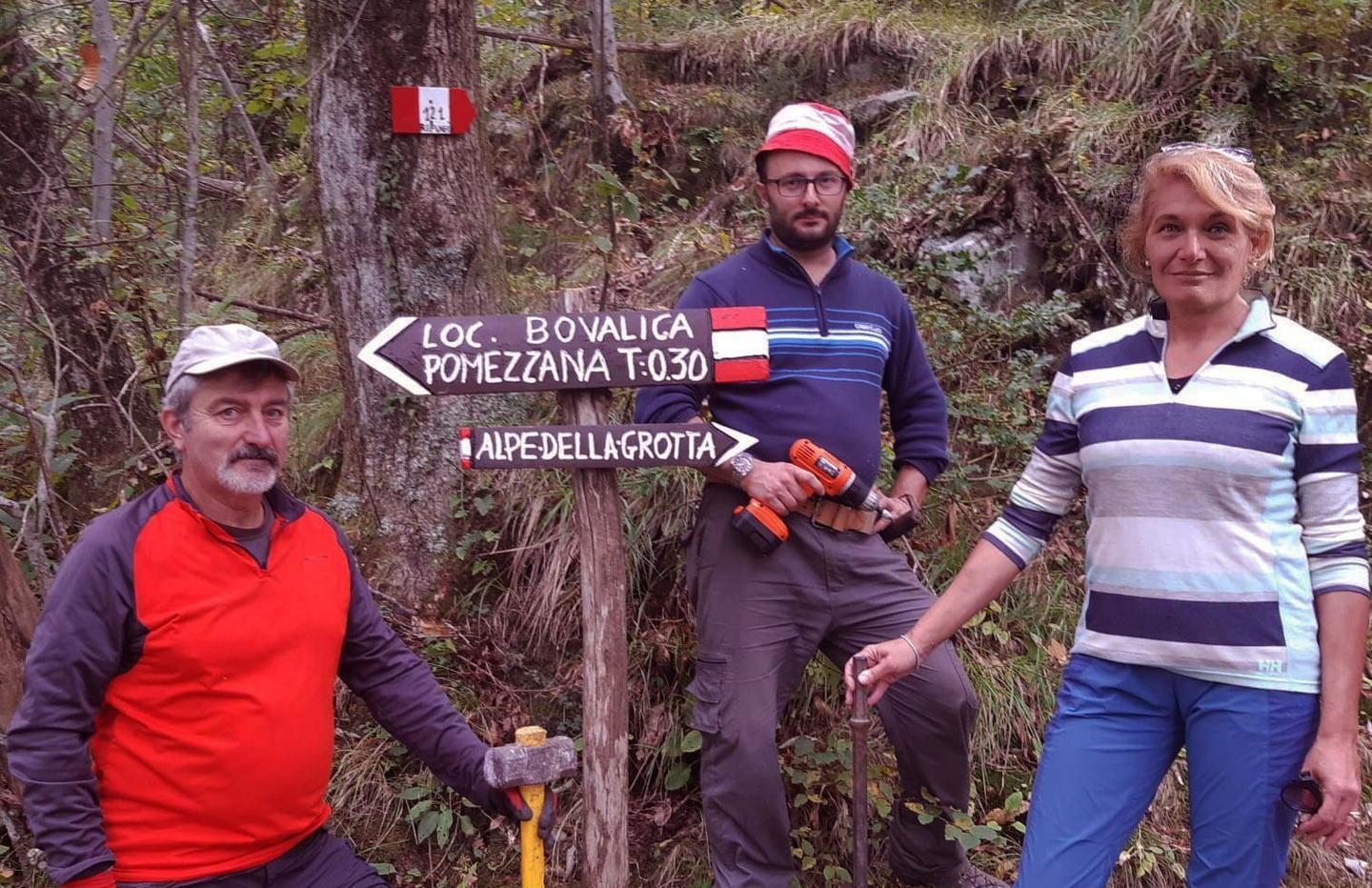 Mangia Trekking pulisce i sentieri e mette i cartelli 