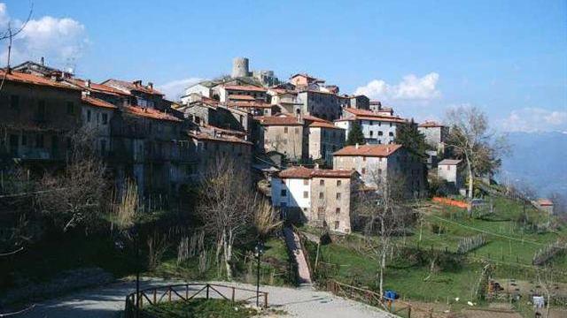 Consegnati i contributi raccolti tra i cittadini per aiutare il commercio