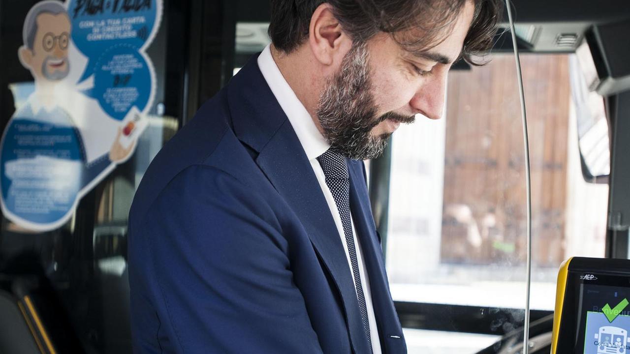 Autobus pieni, genitori in ansia Tiemme: limiti sempre rispettati