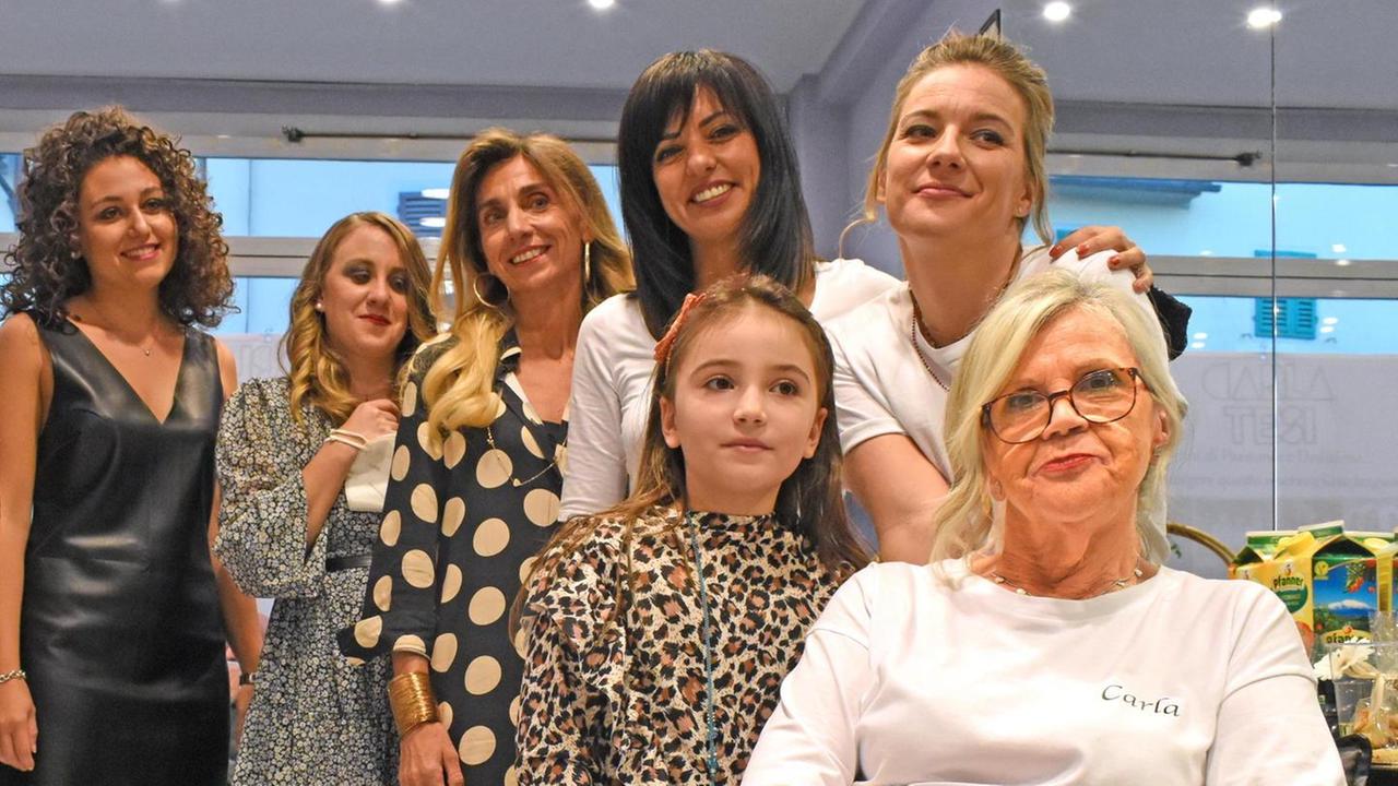 Spazzavento fa festa con Carla Tesi parrucchiera da 50 anni