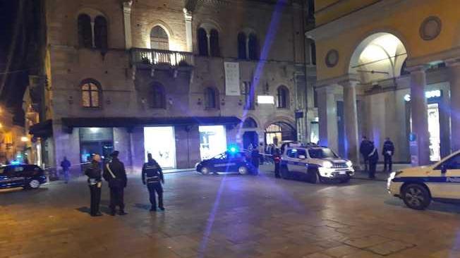 Spari di notte a Reggio Emilia, 3 feriti