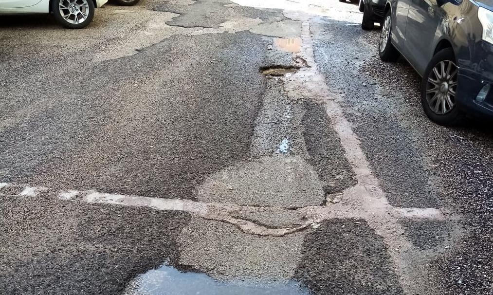 Strada impraticabile dopo le piogge