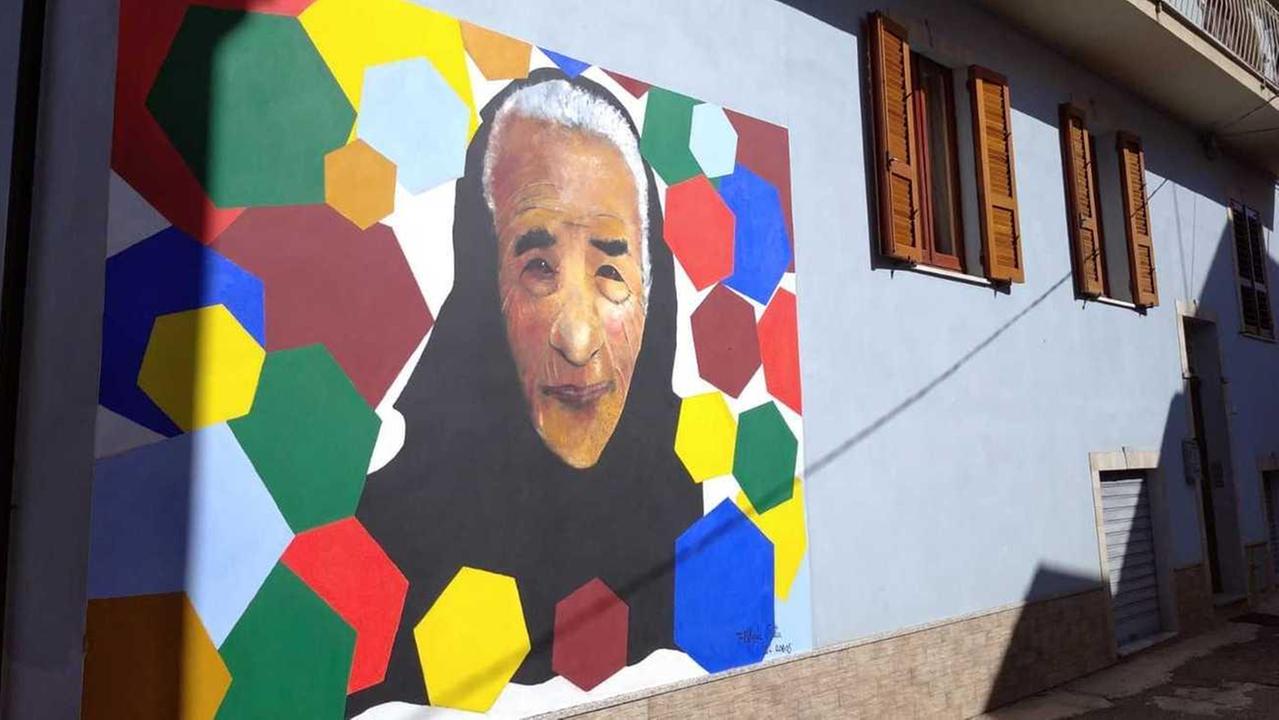 Buddusò, 5 murales per i suoi centenari 