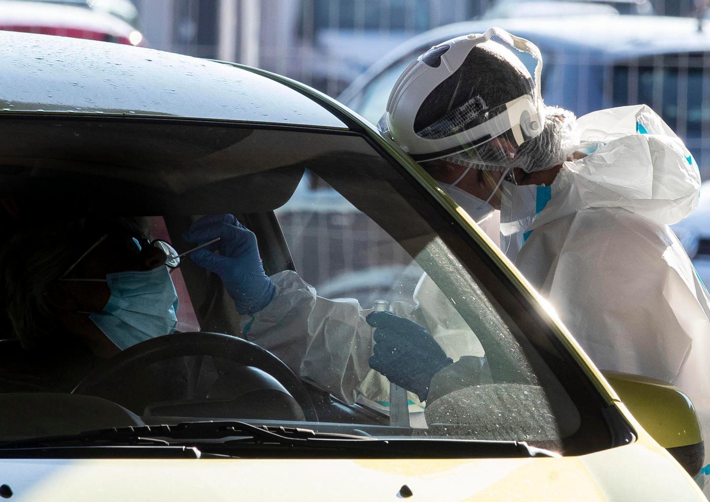 Due vittime sessantenni Aumentano i sintomatici 