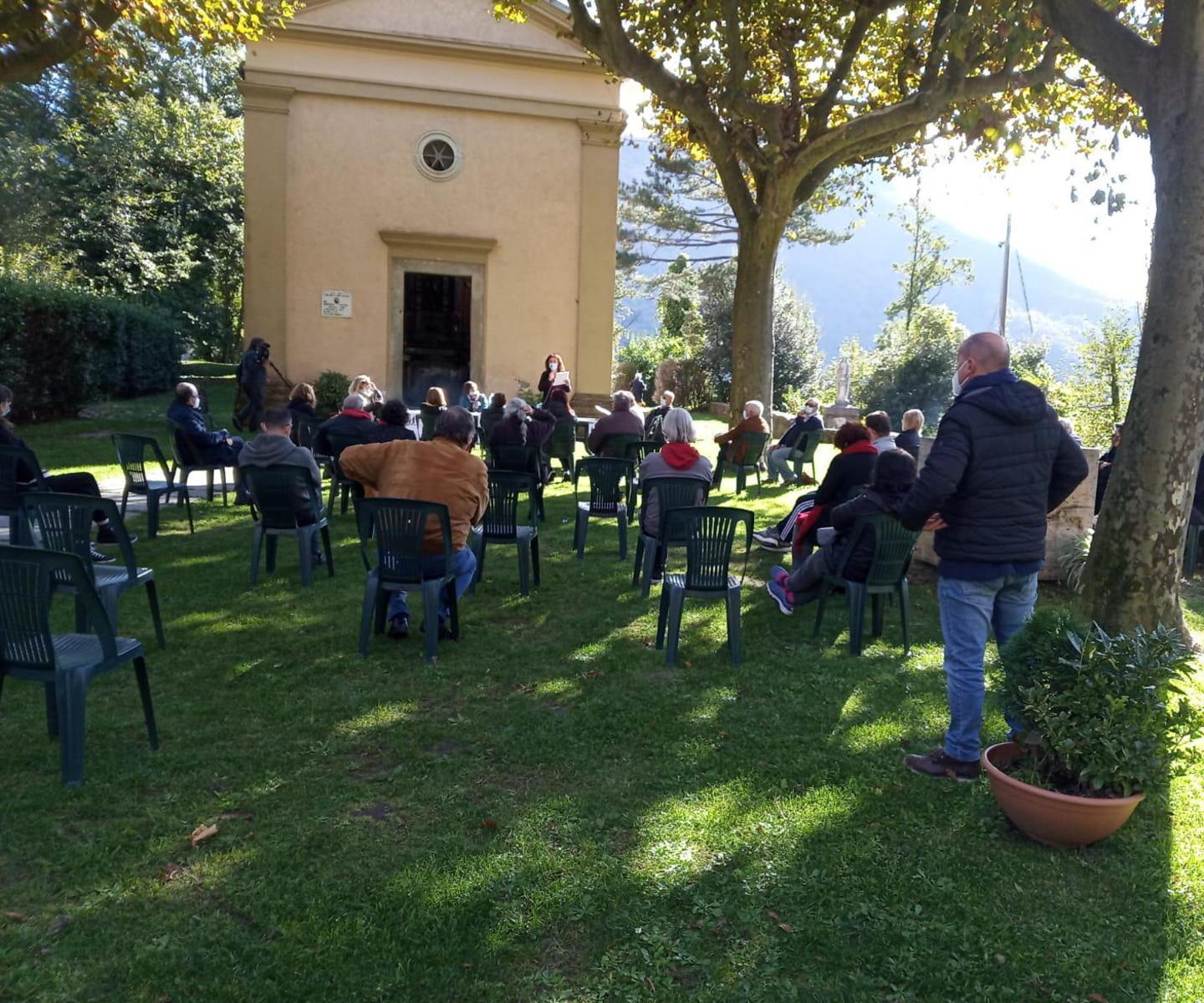 Le madri degli operai morti nel rogo della Thyssen a Sant’Anna di Stazzema 