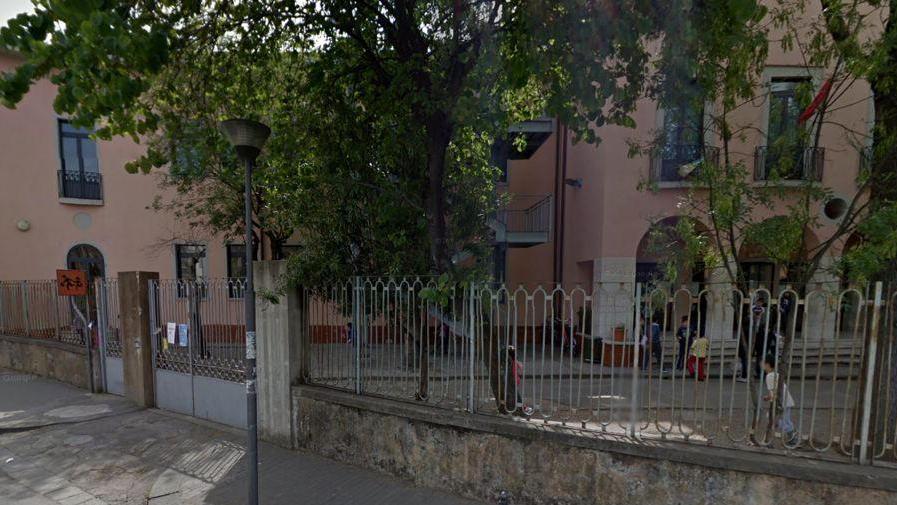 L’esterno della scuola primaria Biagi a Porta a Mare