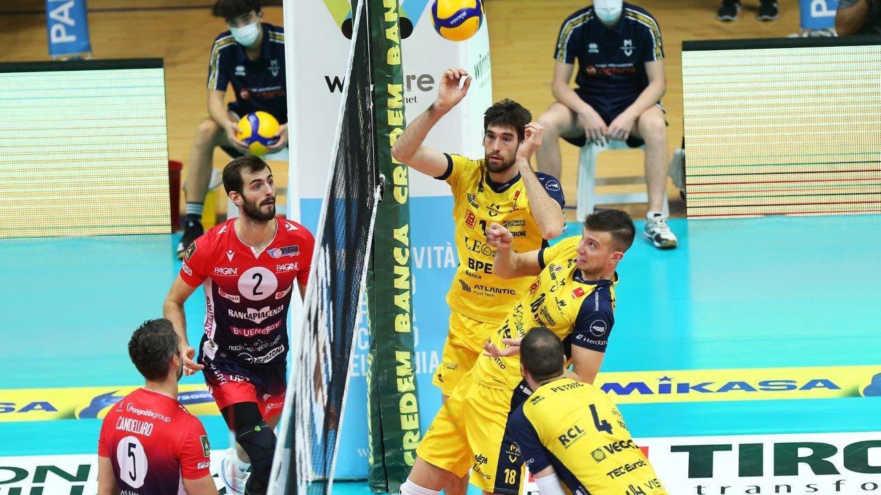 La Leo Shoes stende Piacenza di Lollo Bernardi: finisce 3-0