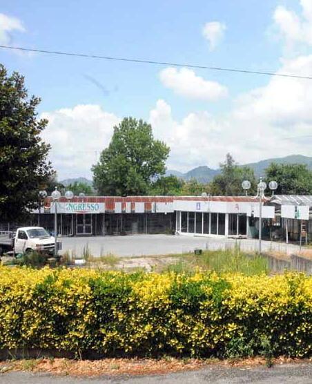 Le nuove osservazioni: «Massa città di supermercati» 