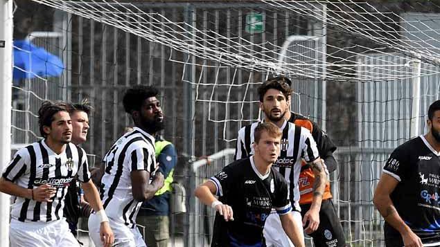 Due casi sospetti di Covid, Massese stop: è in quarantena