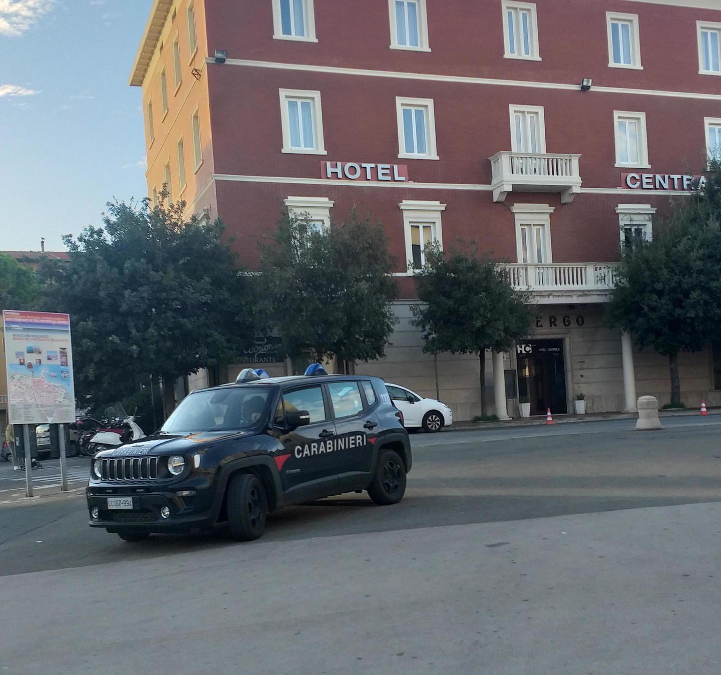 Via ai controlli delle forze dell’ordine sulle mascherine e gli orari dei bar nelle zone della movida in centro storico 