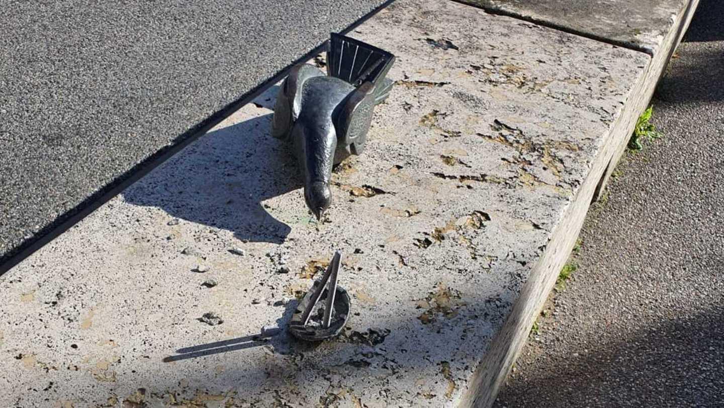 Degrado e vandalismi in piazza del Duomo 