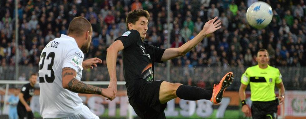 L’Empoli usa la testa Con due zuccate vince a Pescara e sale al primo posto 