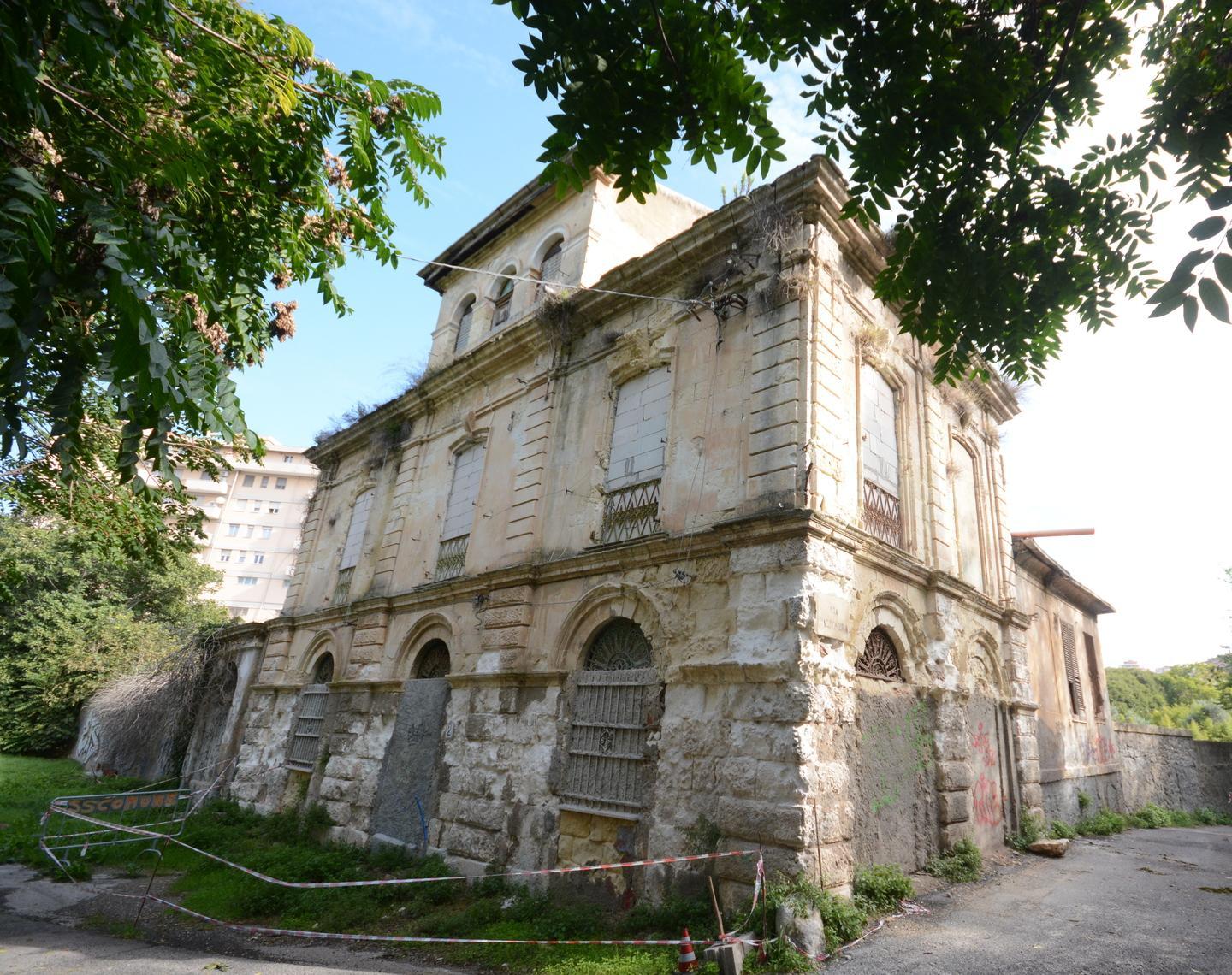 REPORTAGE - L’altro volto di Sassari: ville e palazzi abbandonati 
