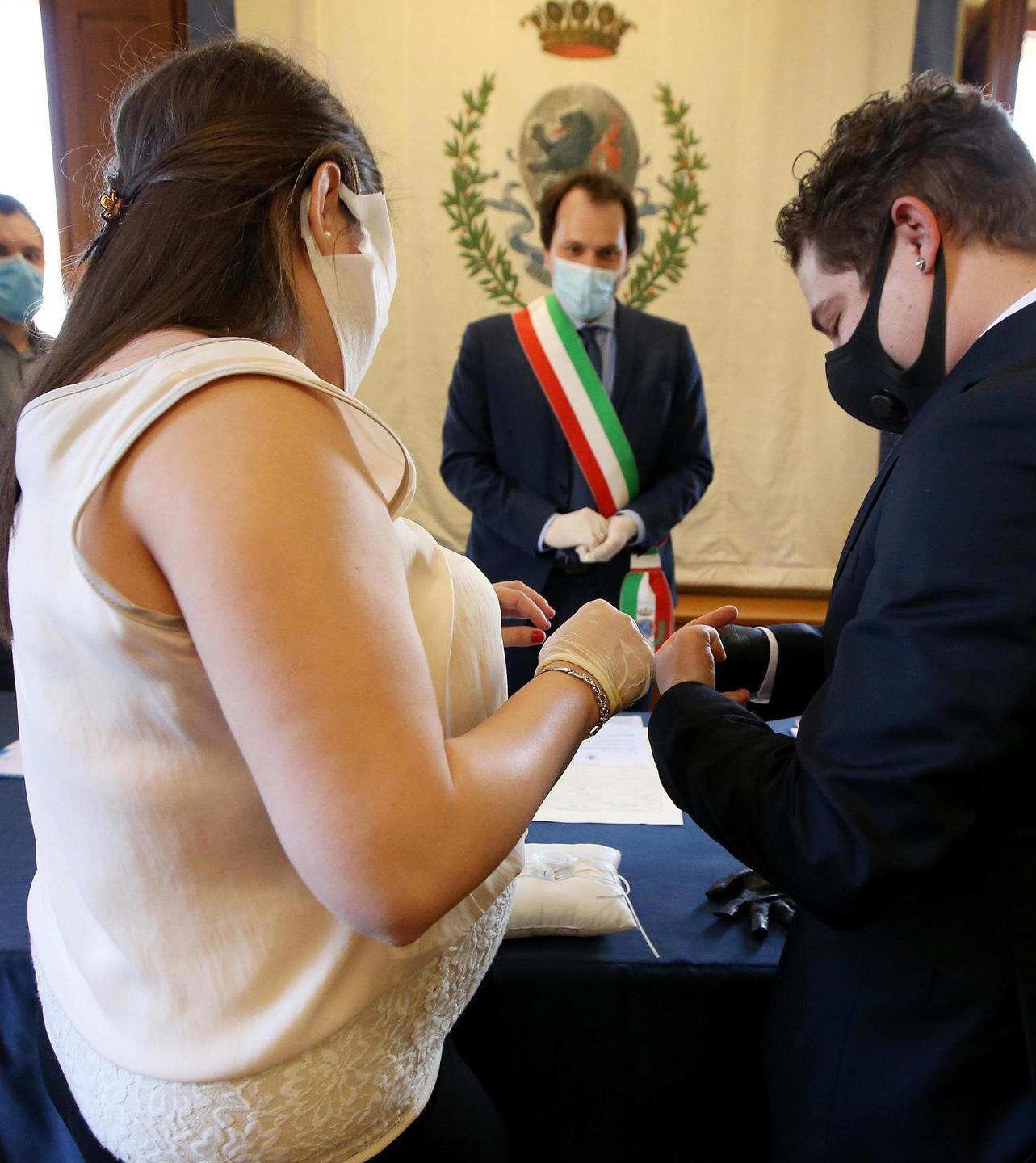 Sassari, via al bonus matrimoni: aiuti fino a 4mila euro 