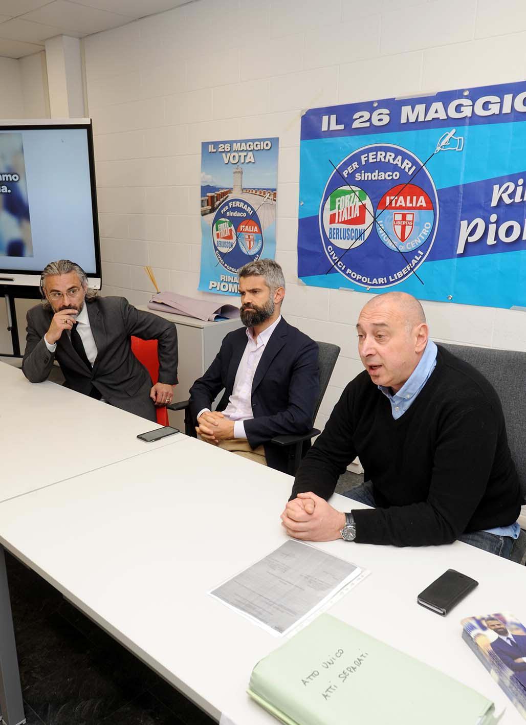 Da sinistra Gianluigi Palombi e Francesco Ferrari durante la campagna elettorale del 2019