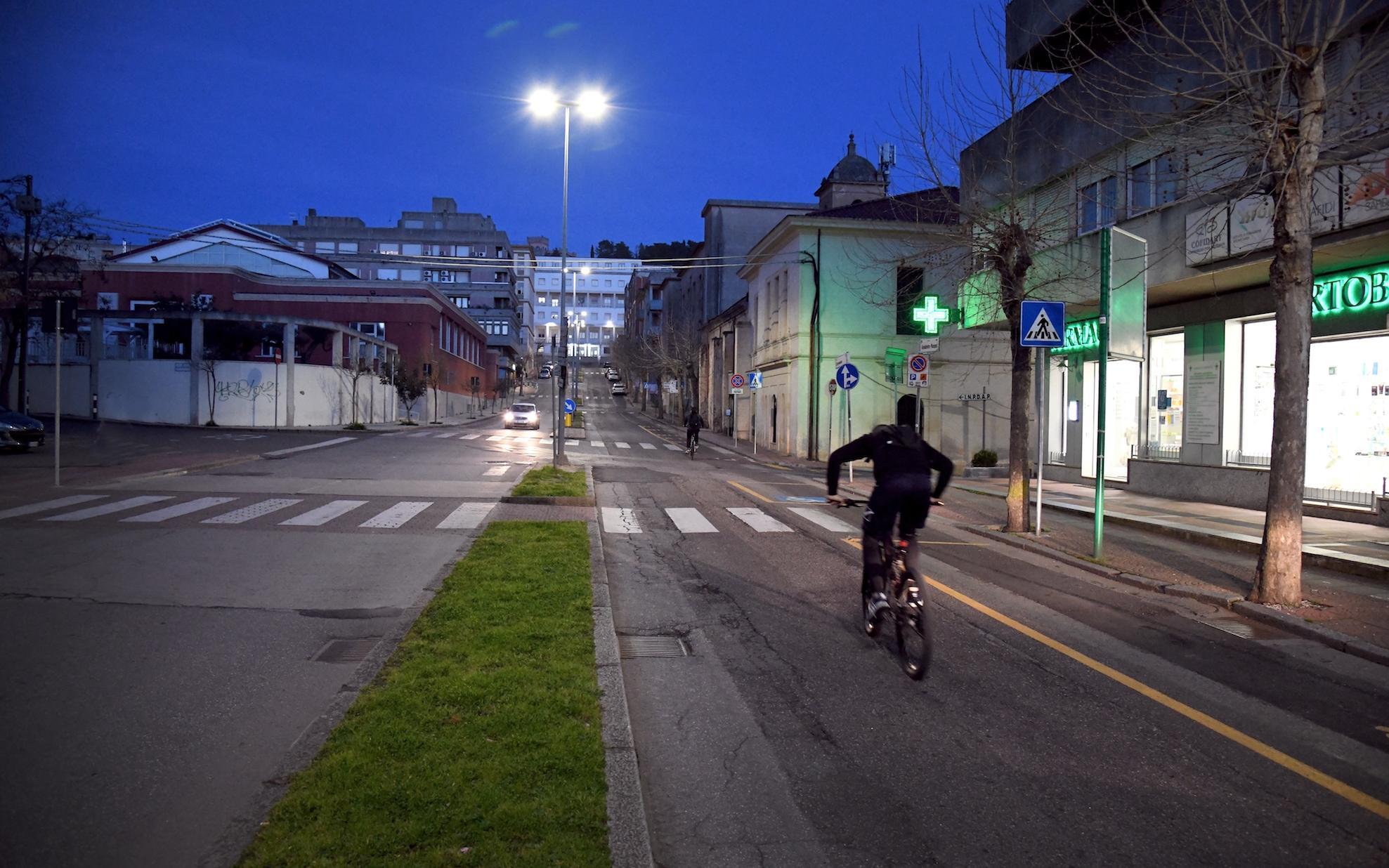 Il presidente dell'Anci Sardegna: "Dpcm poco chiaro, chi decide le chiusure di strade e piazze?" 