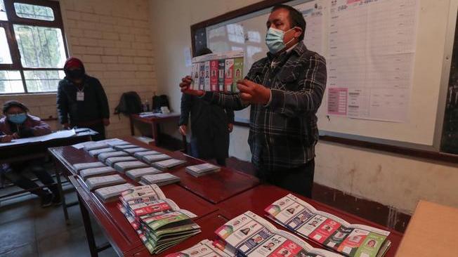 Bolivia: elezioni, grande lentezza dello scrutinio ufficiale