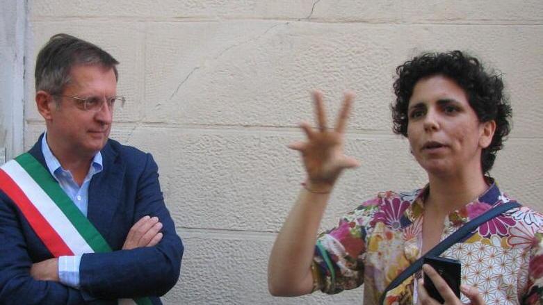 Erica Artei con l’allora sindaco Filippeschi all’inaugurazione di “Via Libera” sui luoghi della Resistenza