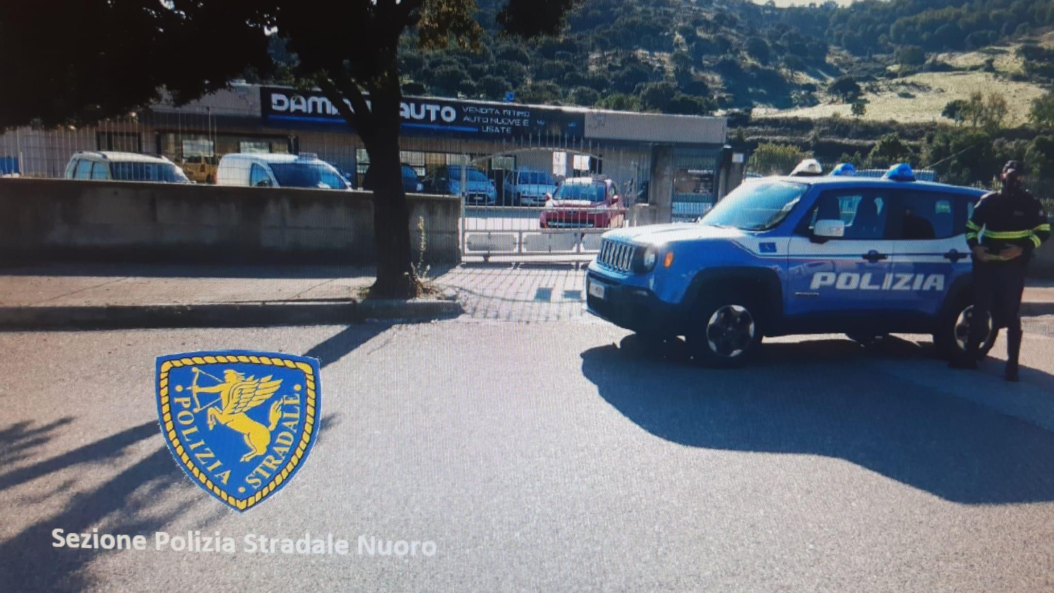 Auto vecchie con documenti fasulli, a Nuoro sigilli per due concessionarie