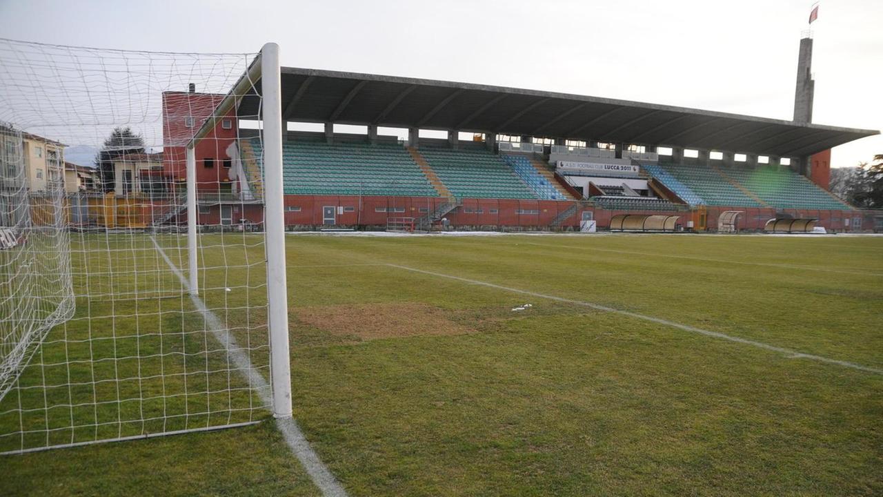 Covid, positivo un calciatore della Lucchese Rinviata ad oggi la partita con il Como