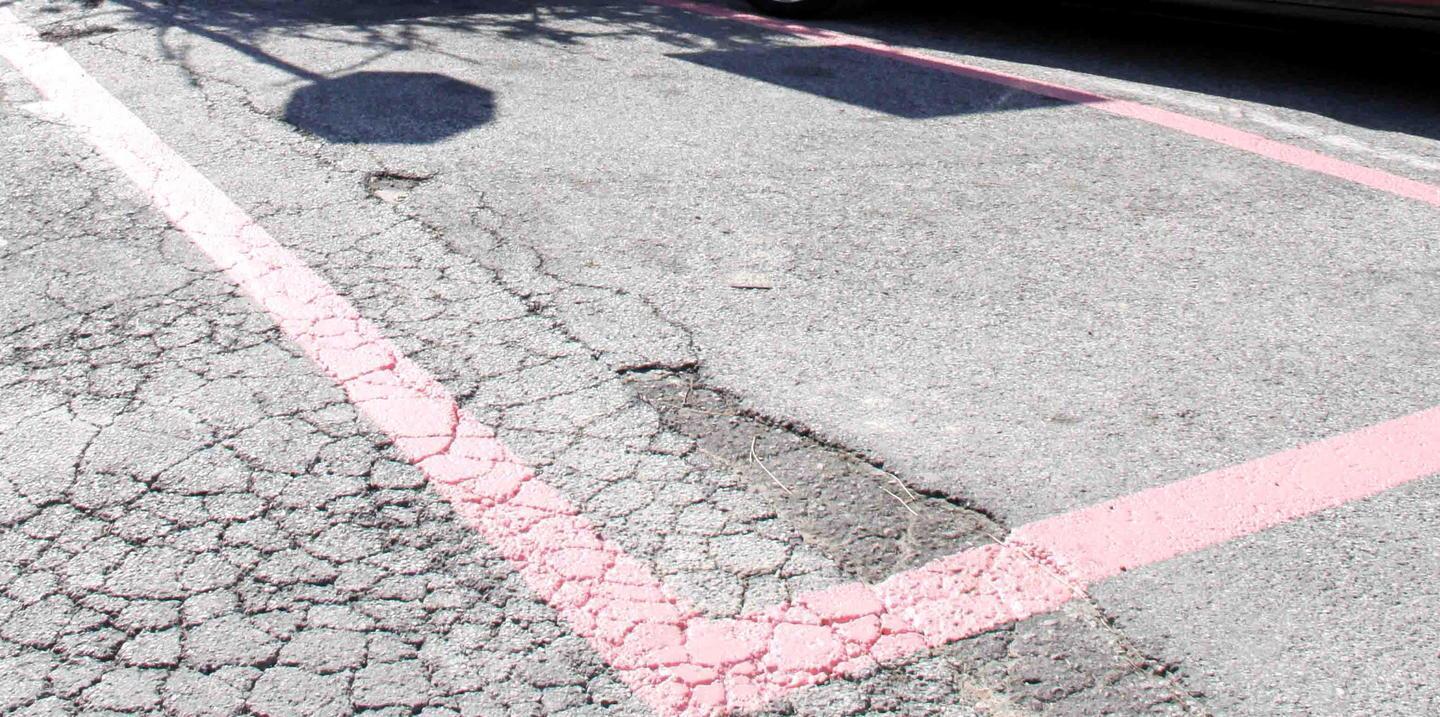 Al via la realizzazione degli stalli rosa riservati alle donne in gravidanza