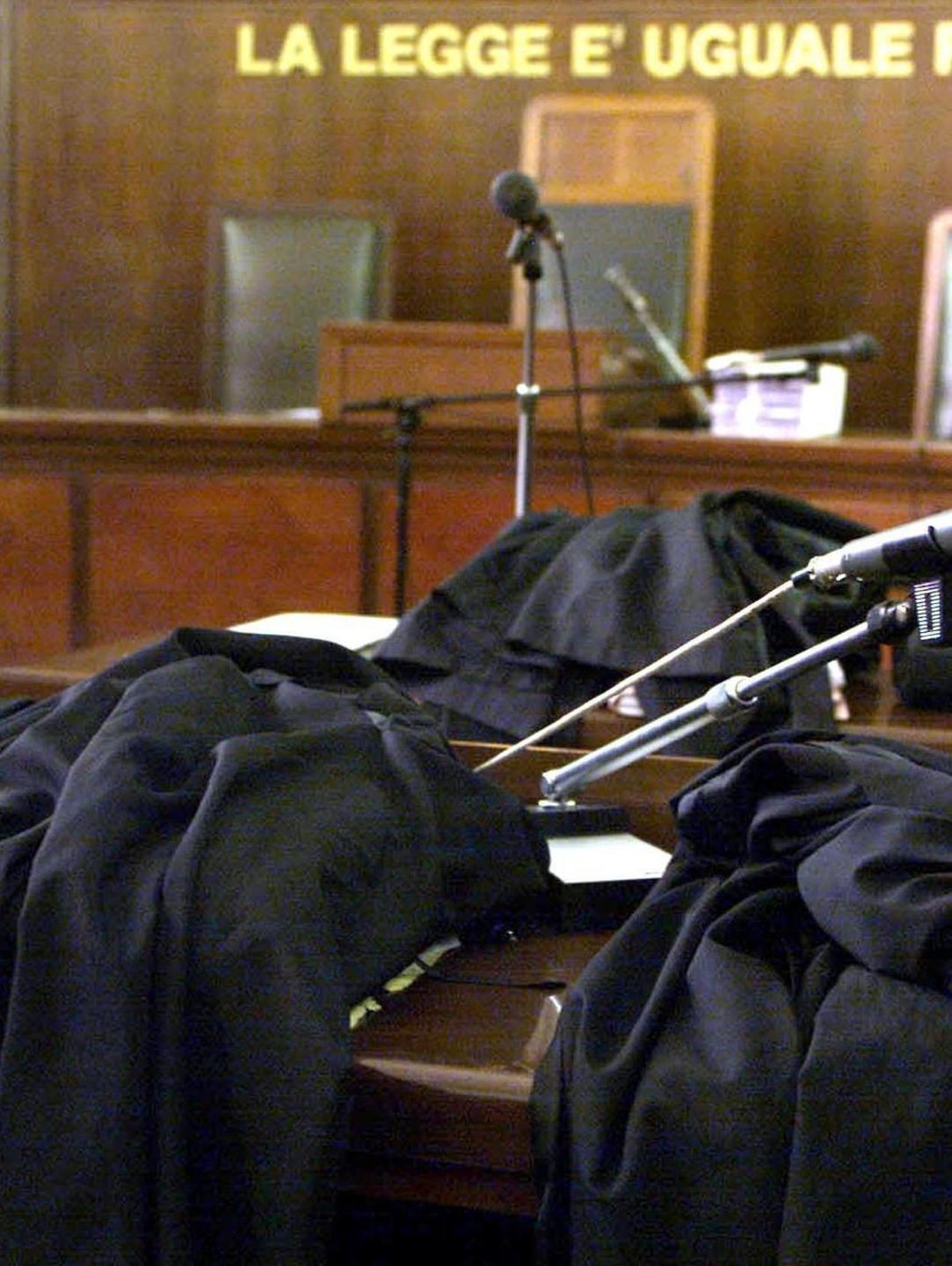 Detenzione di armi, patteggia 3 anni 