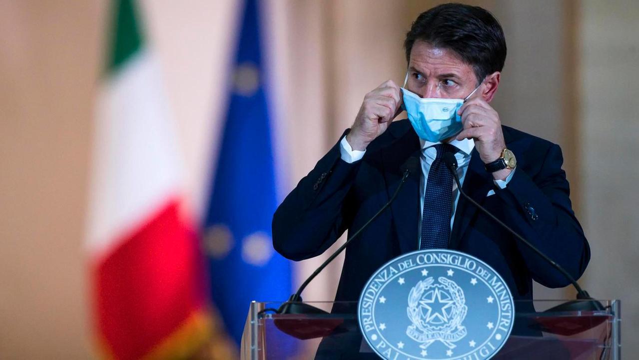 Conte annuncia la nuova stretta Arriva il “coprifuoco” dei sindaci