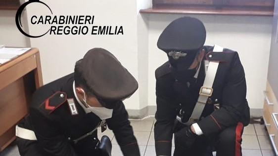 Nel sottotetto l'essiccatoio di marijuana, denunciato un minore