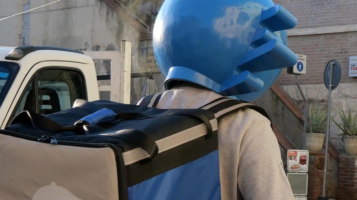 Ristoranti, arriva Alfonsino e cerca 50 rider a Lucca: come candidarsi