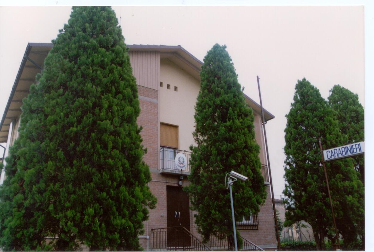 Al Delia Café i ladri rubano tabacchi e soldi