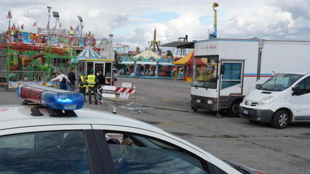 Un controllo della polizia locale (Foto Franco Silvi)