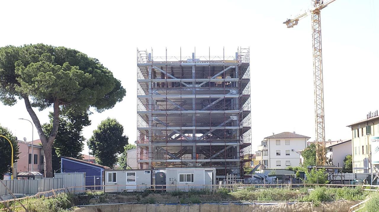 Un cantiere per la costruzione di alloggi popolari