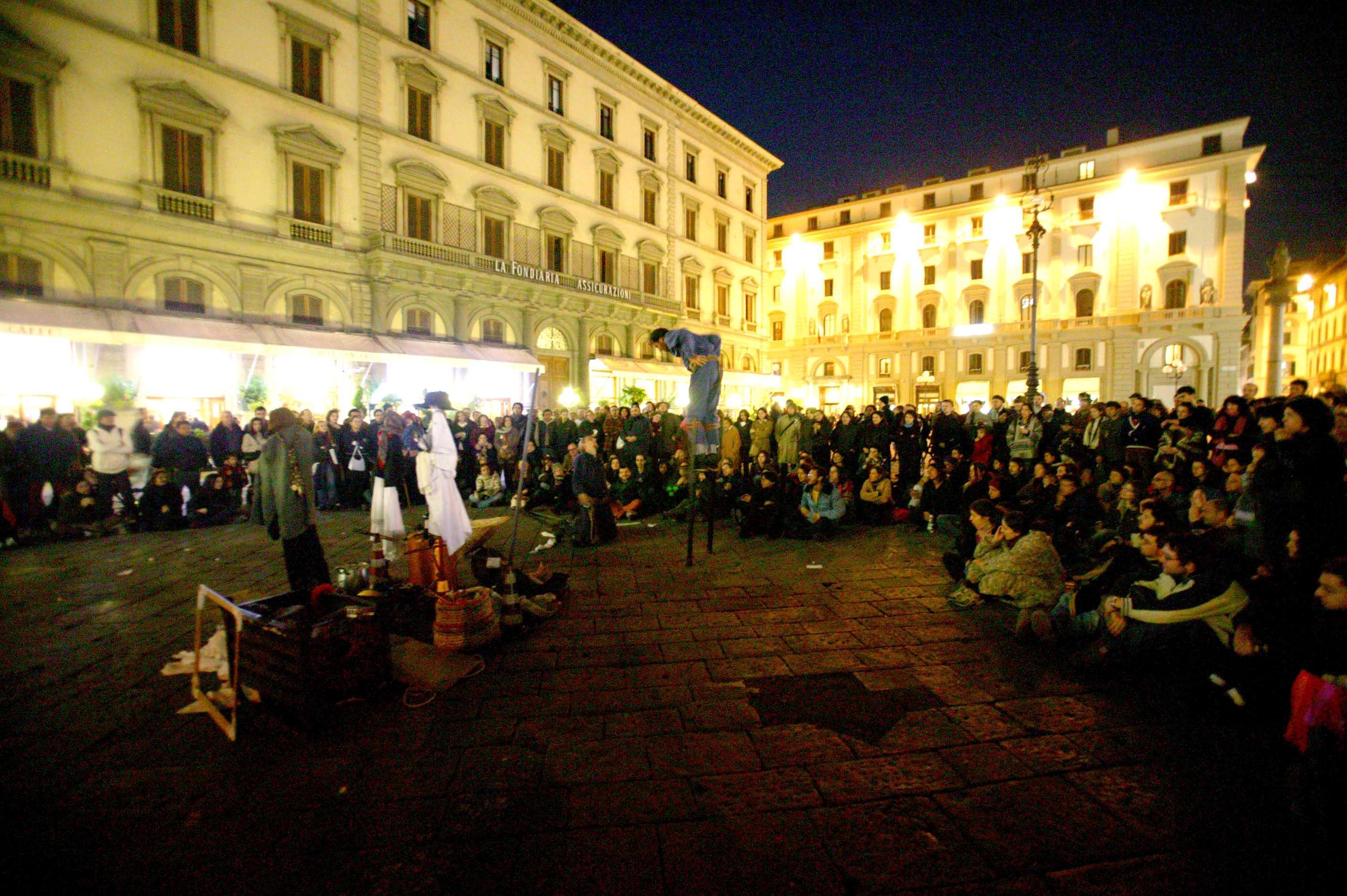 Piazza della Repubblica a Firenze (foto d'archivio)
