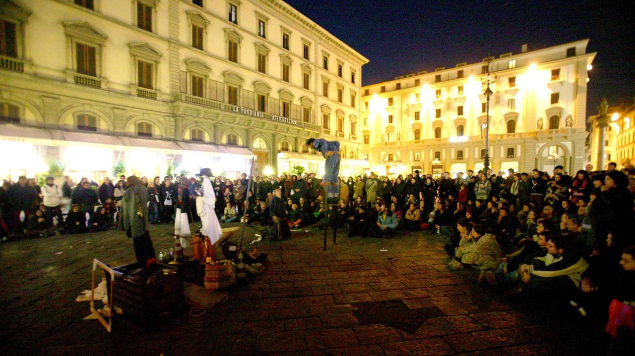 Piazza della Repubblica a Firenze (foto d'archivio)