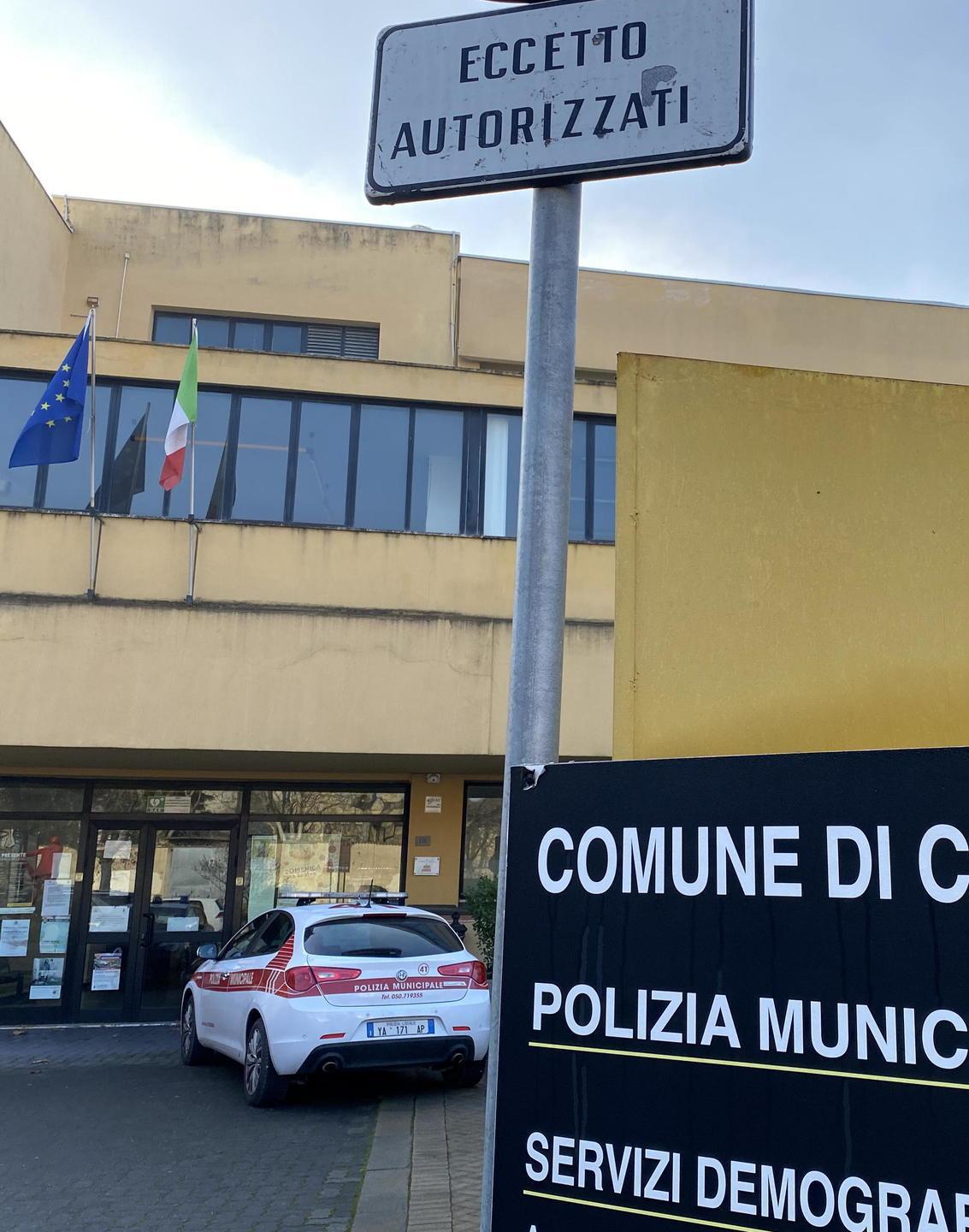 Il comando della polizia municipale di Cascina