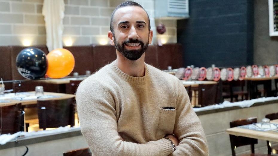 «Comitive separate in più tavoli»