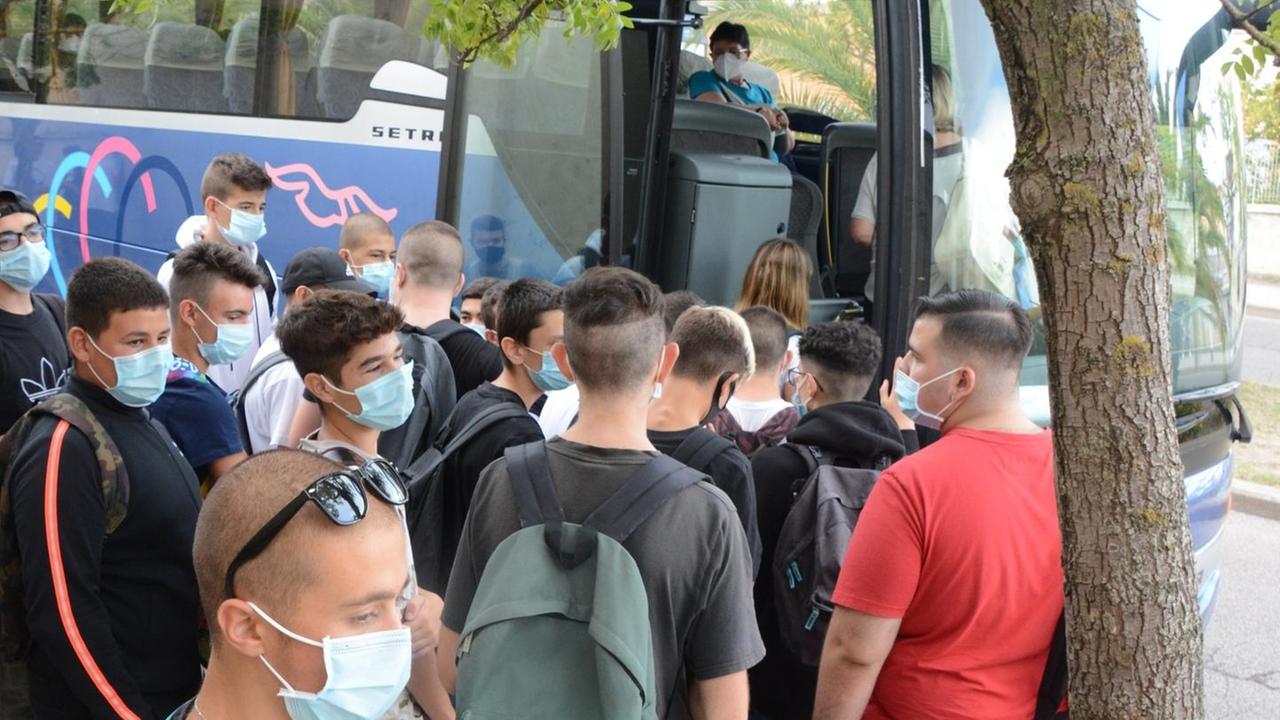 Lo psicologo: bimbi fragili ma si può convivere col virus